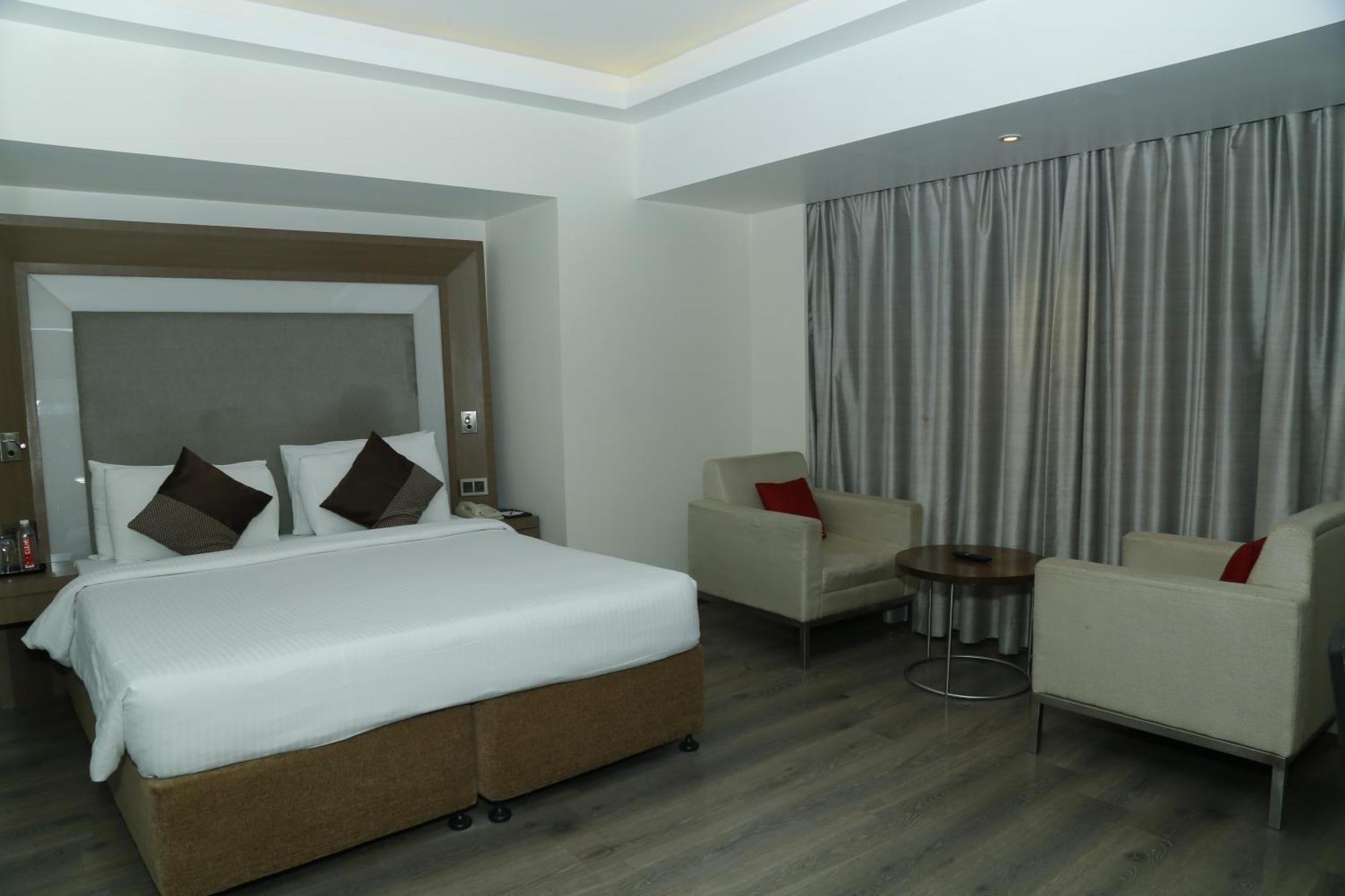 Sarovar Portico Rivera Ahmedabad Exterior foto